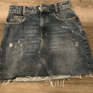 BDG Urban Outfitters Blue Denim Skirt Raw Hem Sz XS Short Comfort Medium Wash